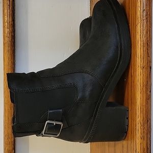 black booties with chunky heels